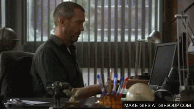 House a fingir escrever no computador